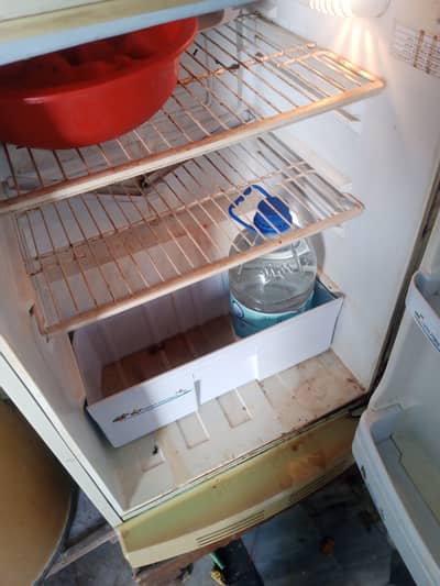 PEL Medium size fridge for sale in good condition