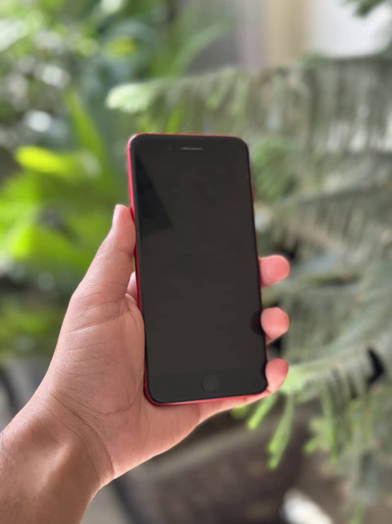 Apple iPhone 8 Plus 1
