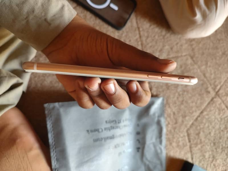 Apple iPhone 8 Plus 2