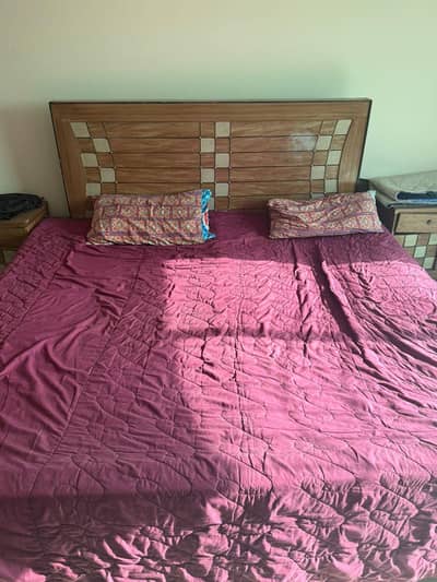 Bed king size with side Tables