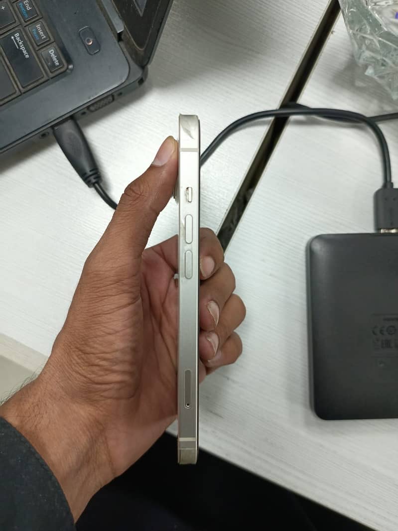 iPhone 13 3