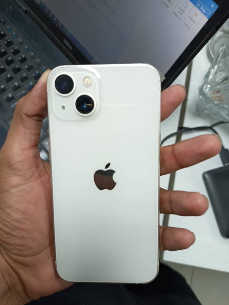 iPhone 13 4