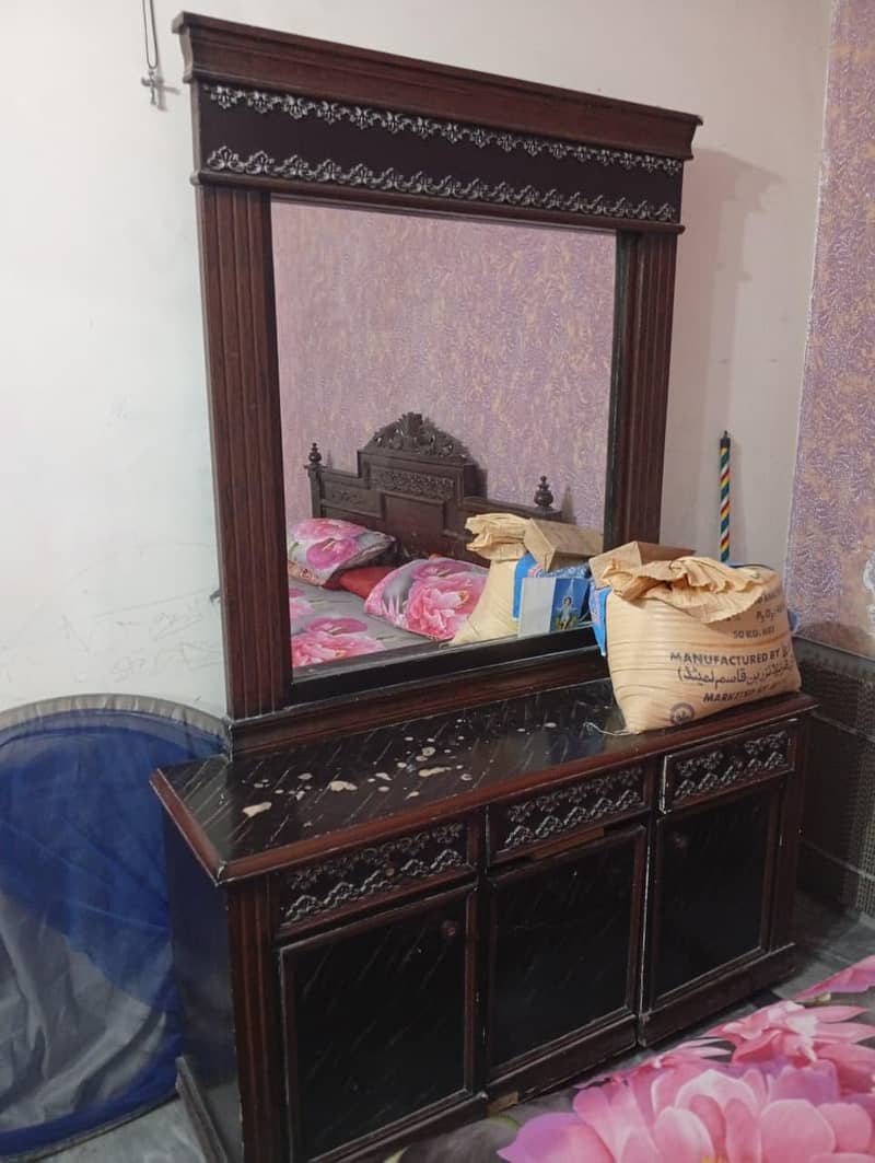 Dressing Table and Showcase 4