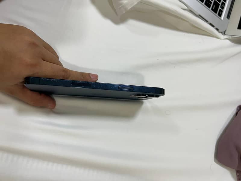 Apple iPhone 12 Pro Max 4