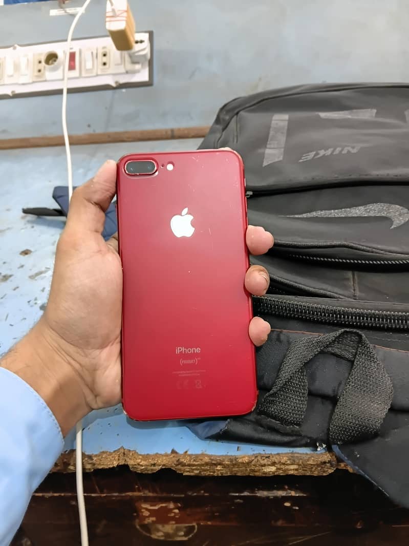 Apple iPhone 8 Plus 0