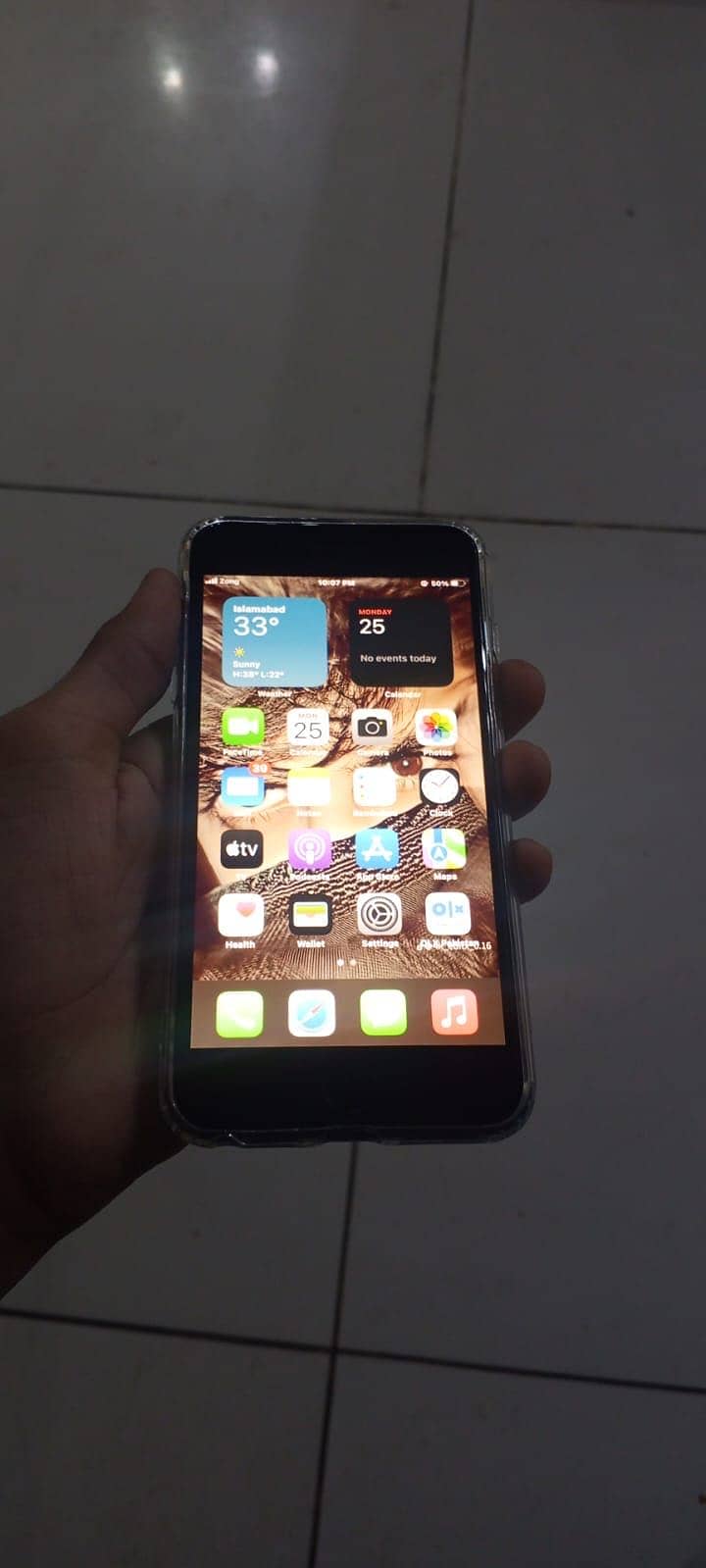 Apple iPhone 8 Plus 1