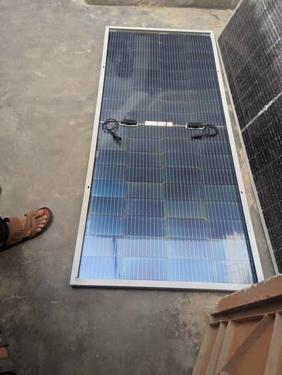 340w barnd new solar panels used nhi ha sirf glass per crack ha