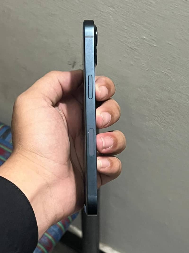 Apple iPhone 13 4