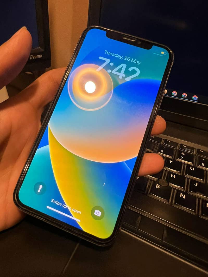 Apple iPhone X 3
