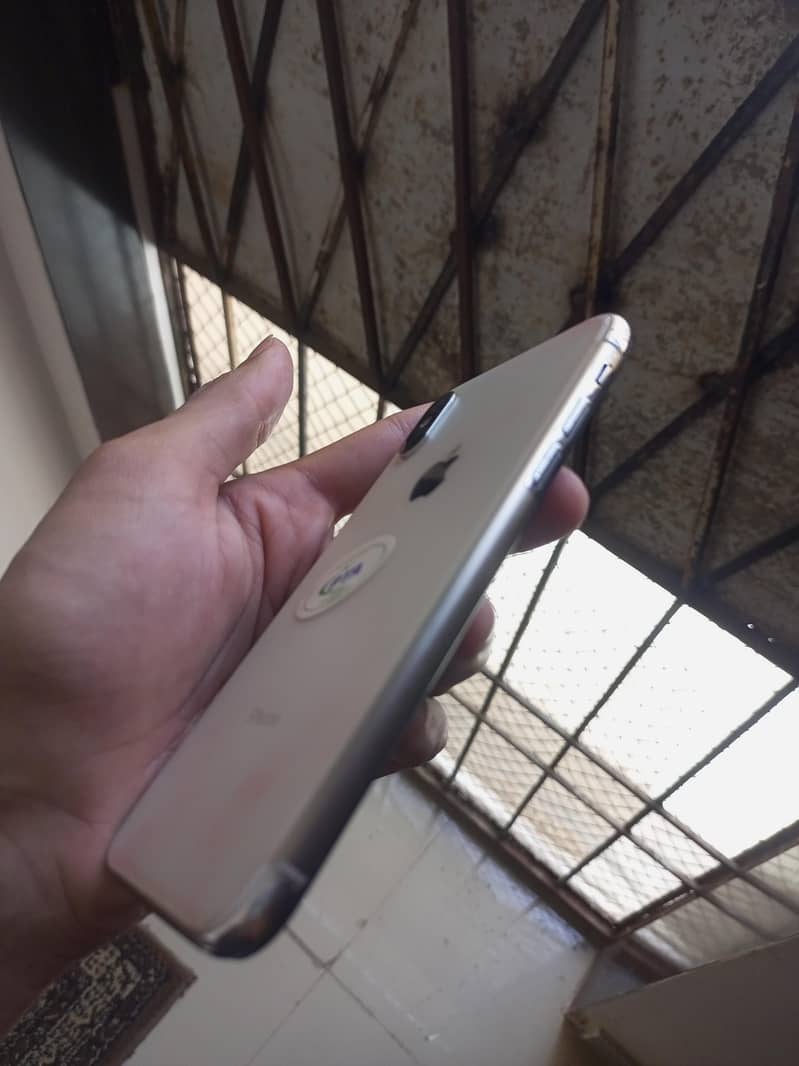 Apple iPhone X 6