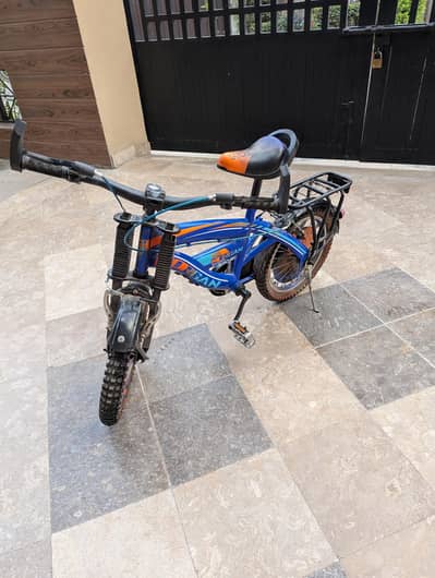 Brand New Condition Cycle kids Age 6-9