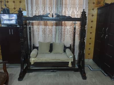 WOODEN SHEESHAM JHOLA