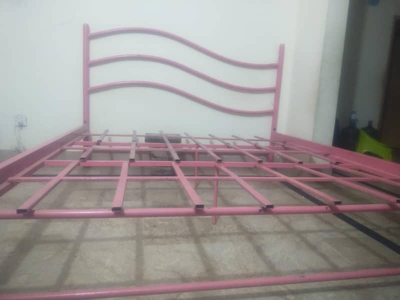 iron bed 1