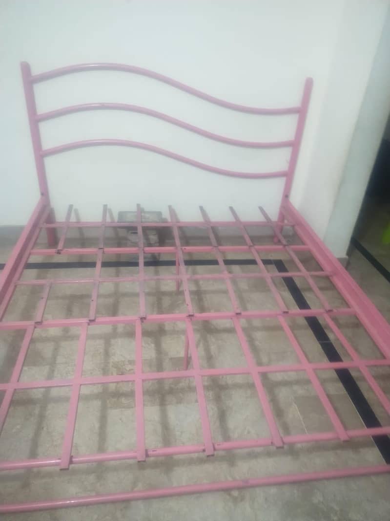 iron bed 2