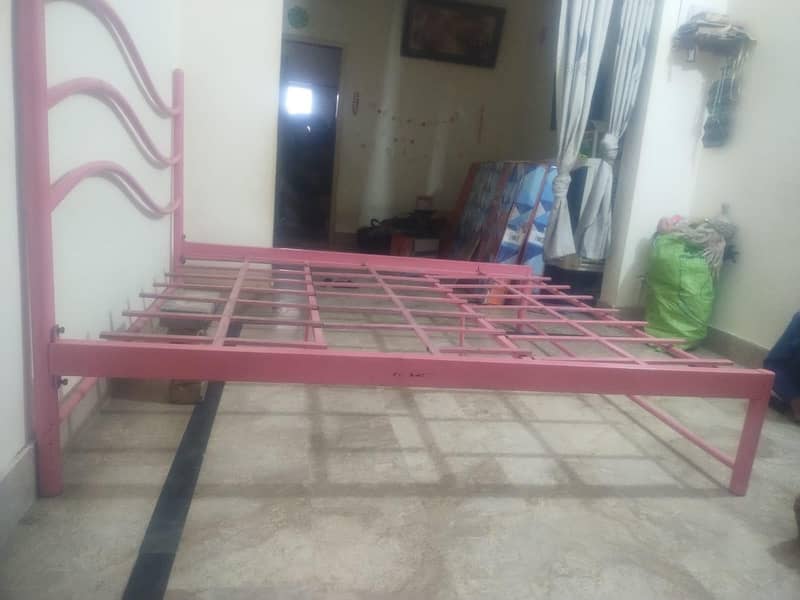 iron bed 3