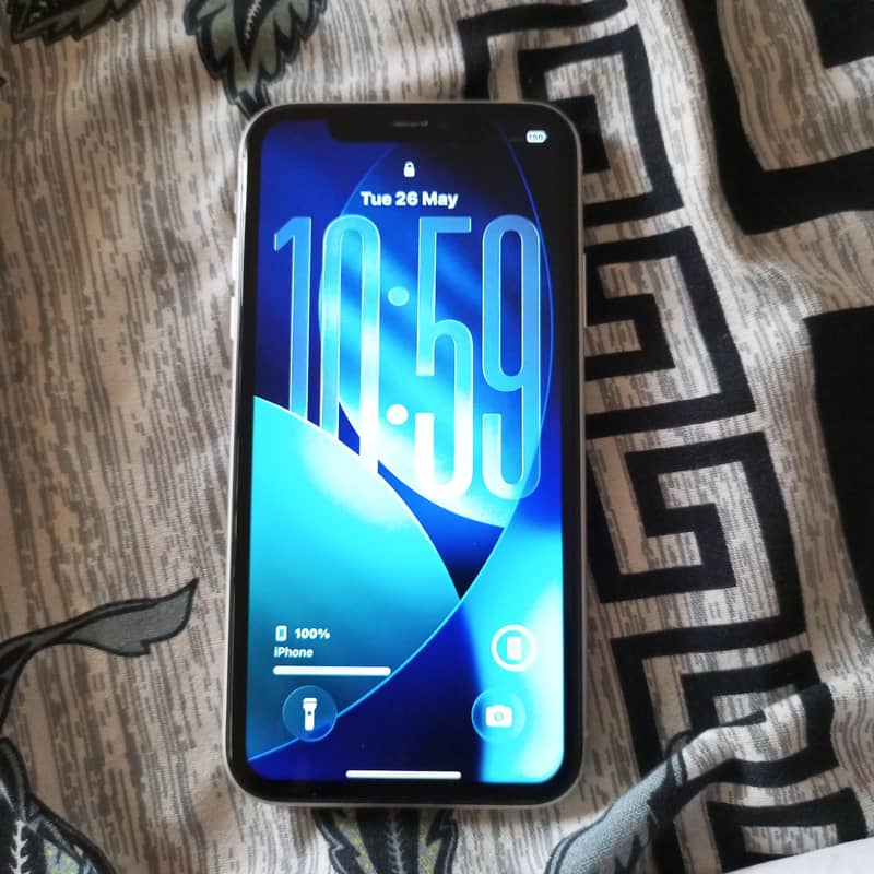 Apple iPhone 11 4