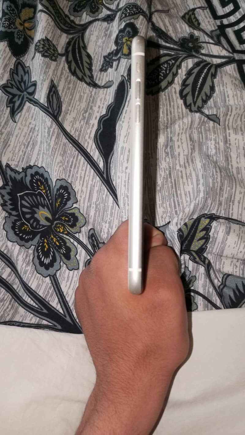 Apple iPhone 11 6