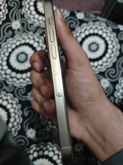 Iphone 14 pro Pta 256 GB gold