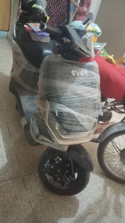 Electric Scooty for Sale in New Condition lightly Used in Cantt Jhelum