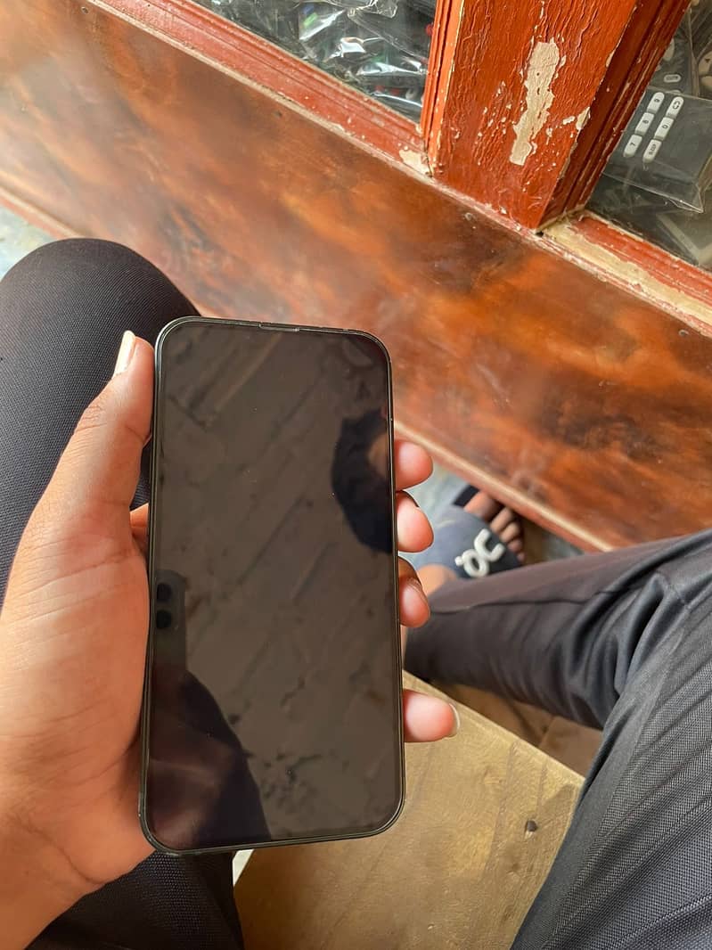 Apple iPhone 13 5