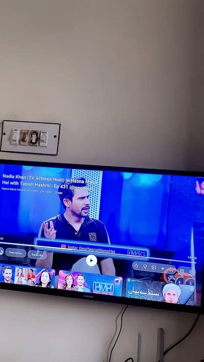 samsung led tv 32" with smart device.