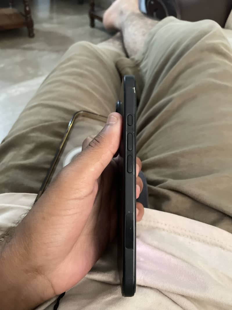 iPhone 16 1