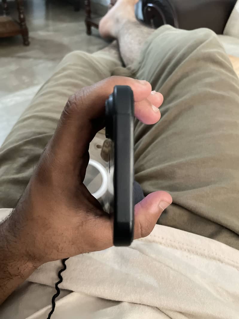 iPhone 16 3