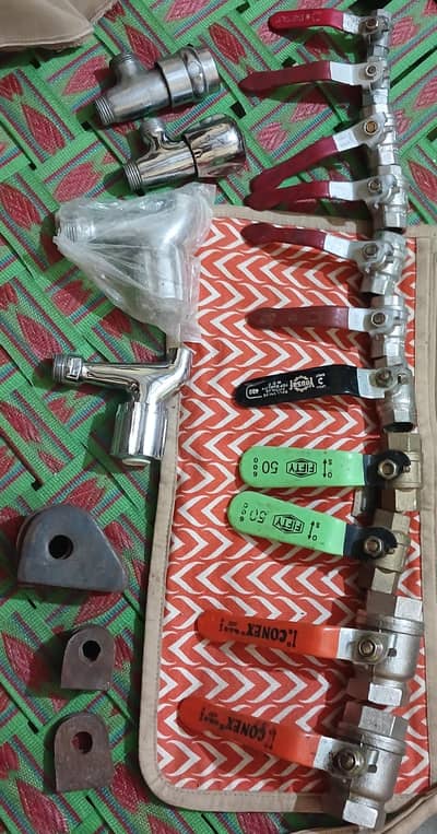 water valves, bathroom items