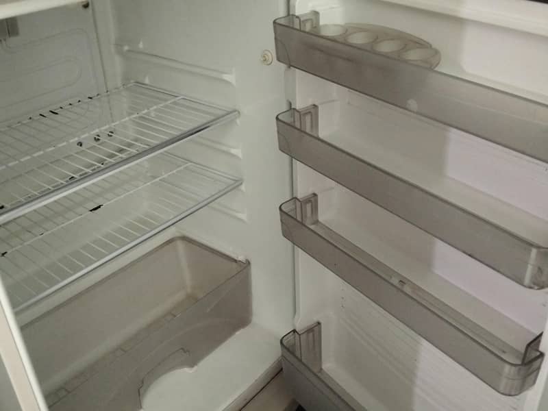 Dawlance Refrigerator 4