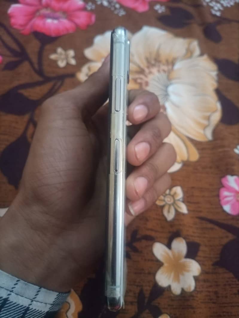 Apple iPhone X 0