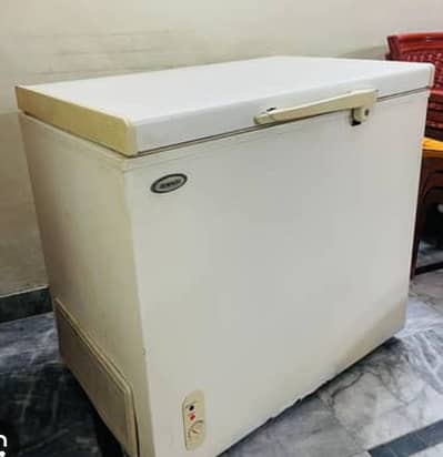 Dawlance single door with good performance. Urgent selling