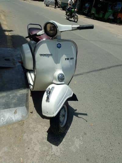03234690675 restore vespa made in Italy