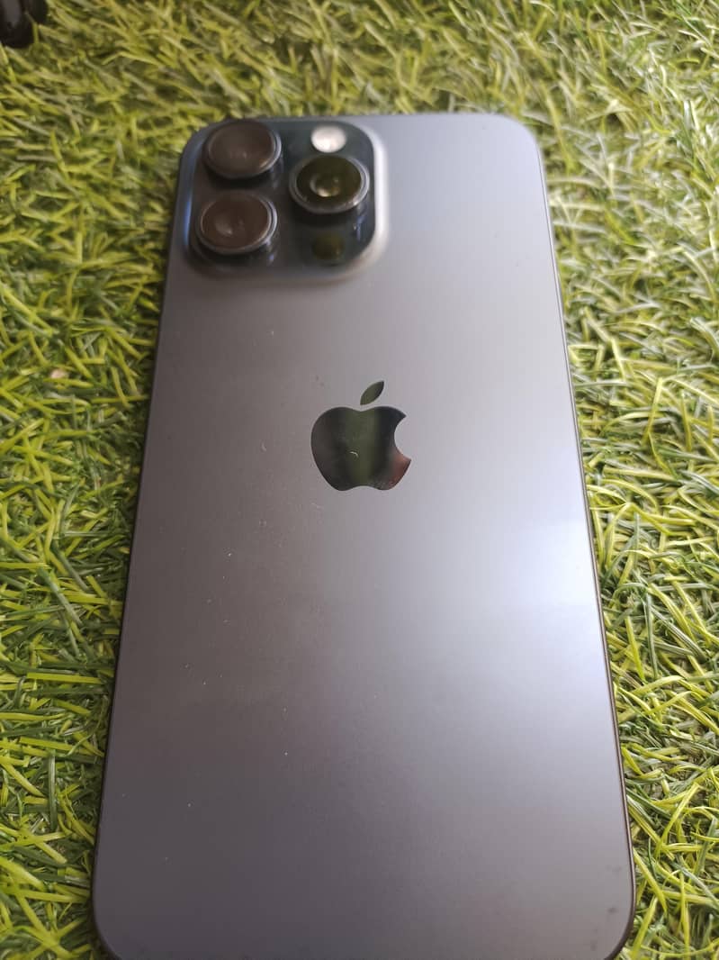 Apple iPhone 15 Pro Max 0