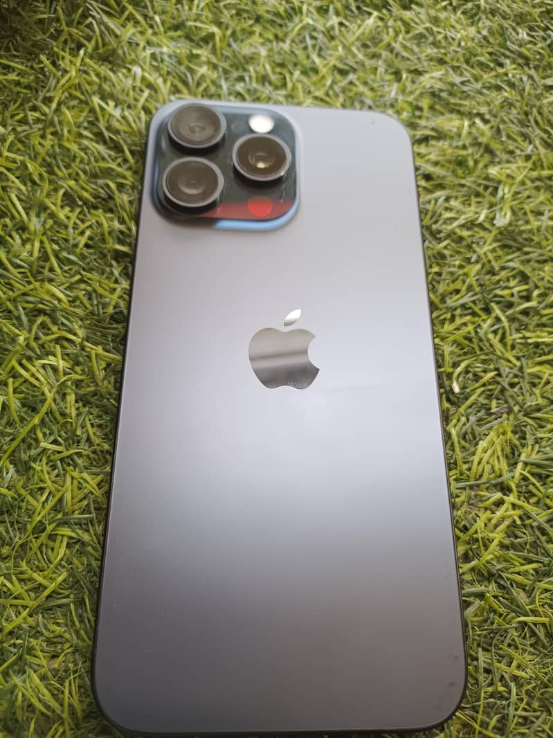 Apple iPhone 15 Pro Max 1