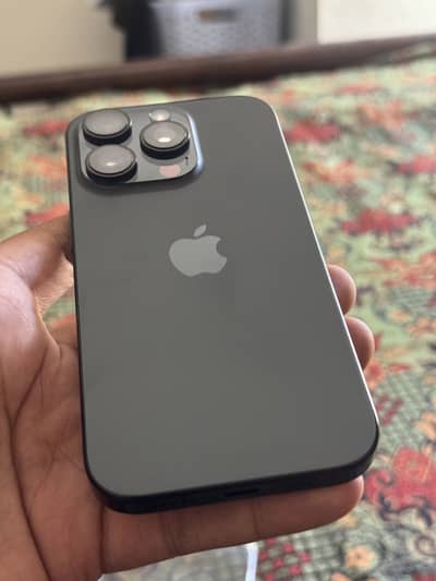 iPhone 16 pro brand new 5 cycle count