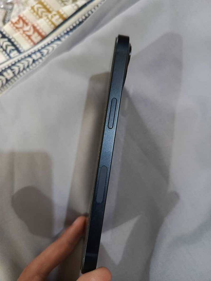 Apple iPhone 13 3