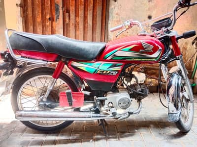 CD 70 in good Condition For sale