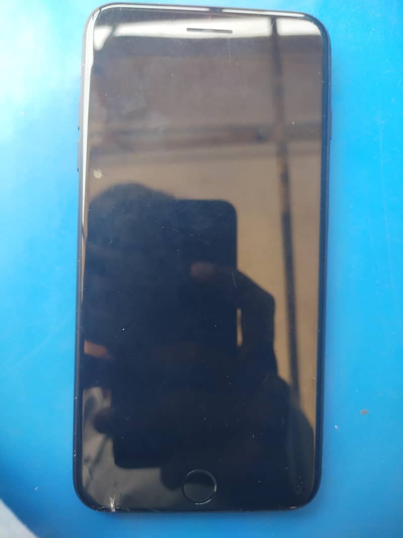 Apple iPhone 7 Plus 1