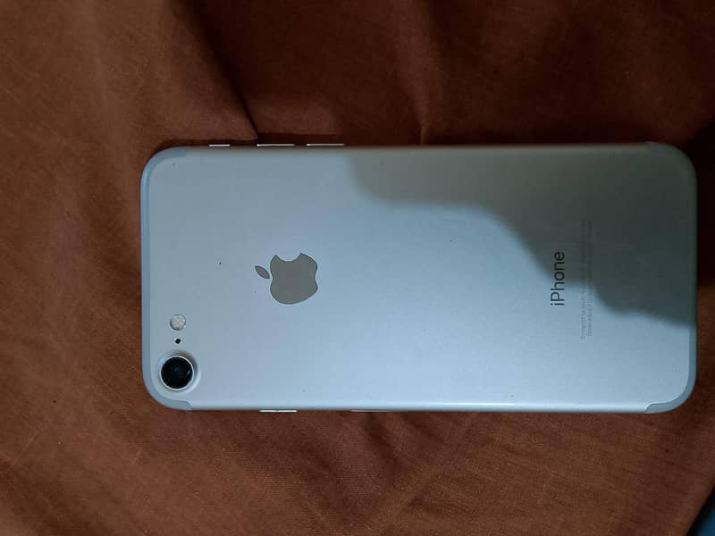 Apple iPhone 7 2