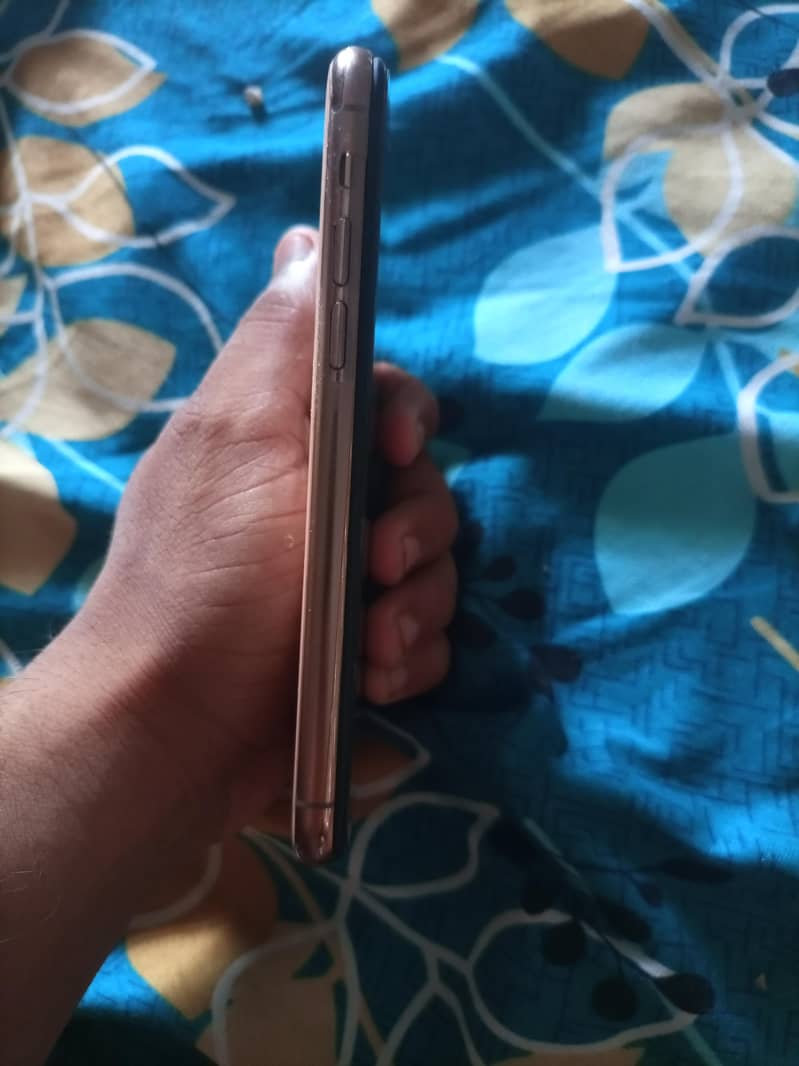 Apple iPhone 11 Pro 1
