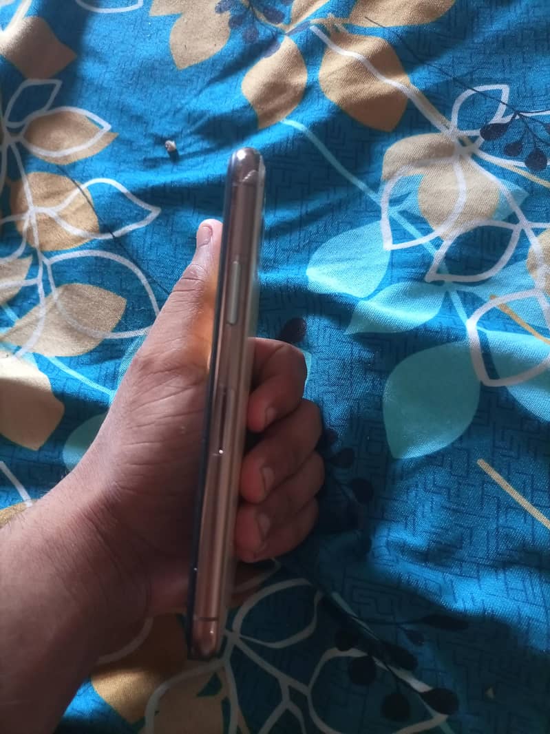 Apple iPhone 11 Pro 2