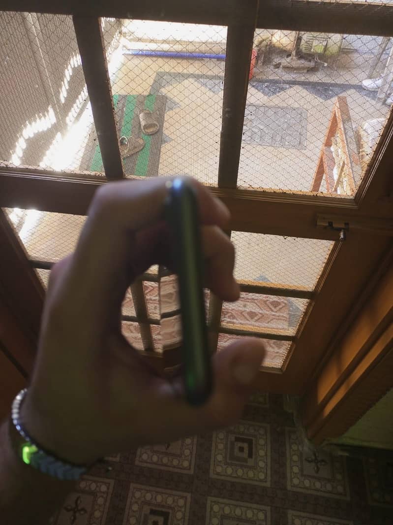 Apple iPhone 8 1