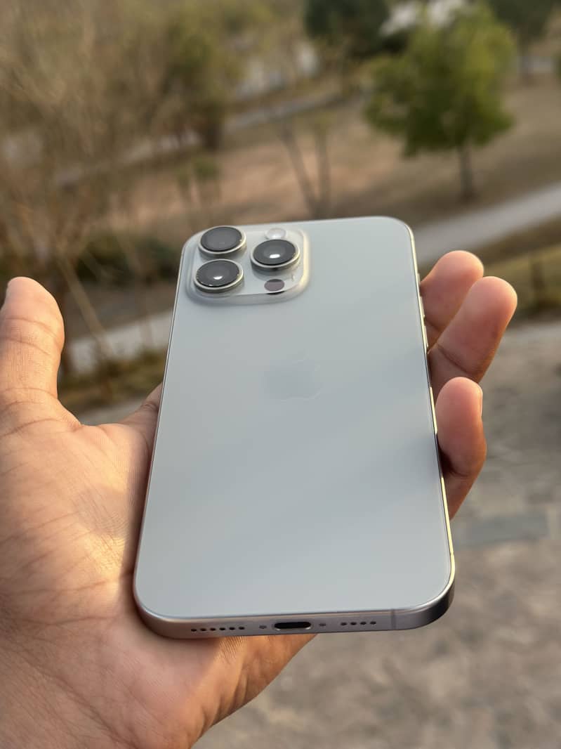 iPhone 16 pro max 0