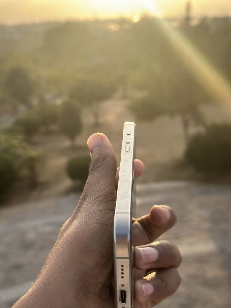 iPhone 16 pro max 1