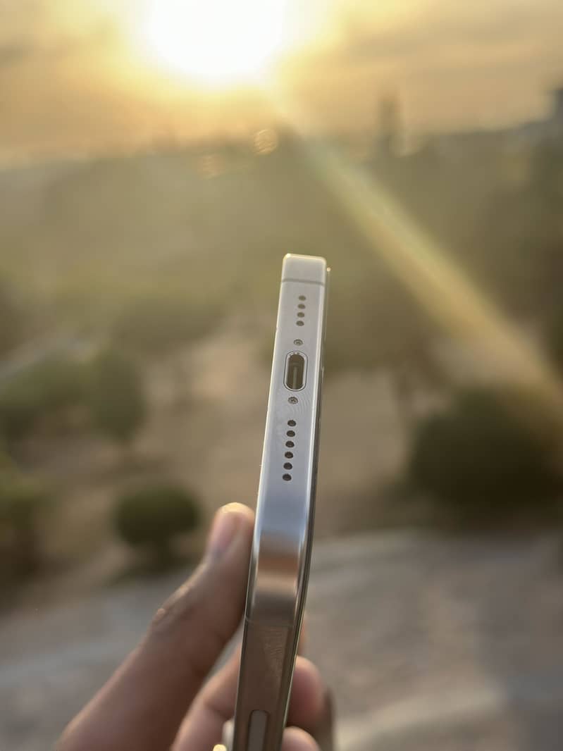 iPhone 16 pro max 7