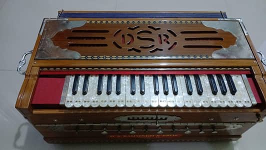 DS Ram Singh Harmonium
