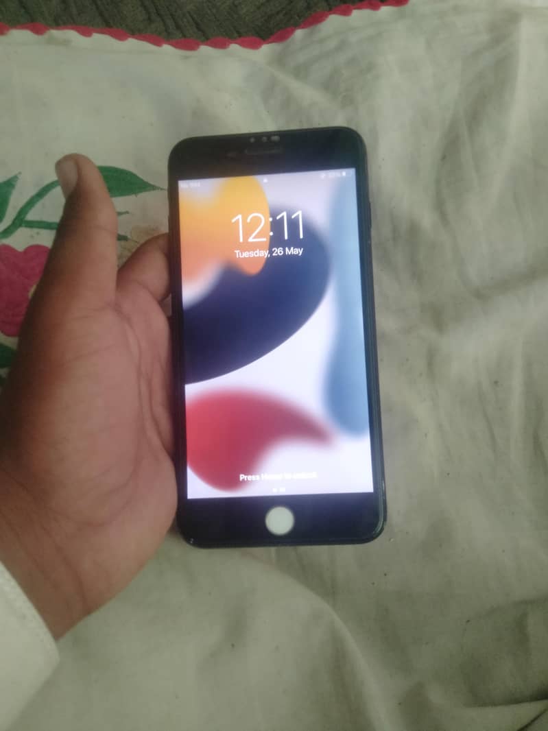 Apple iPhone 7 Plus 0