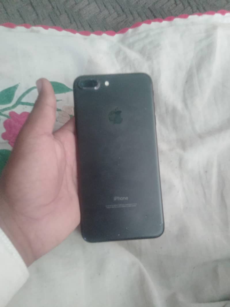 Apple iPhone 7 Plus 3