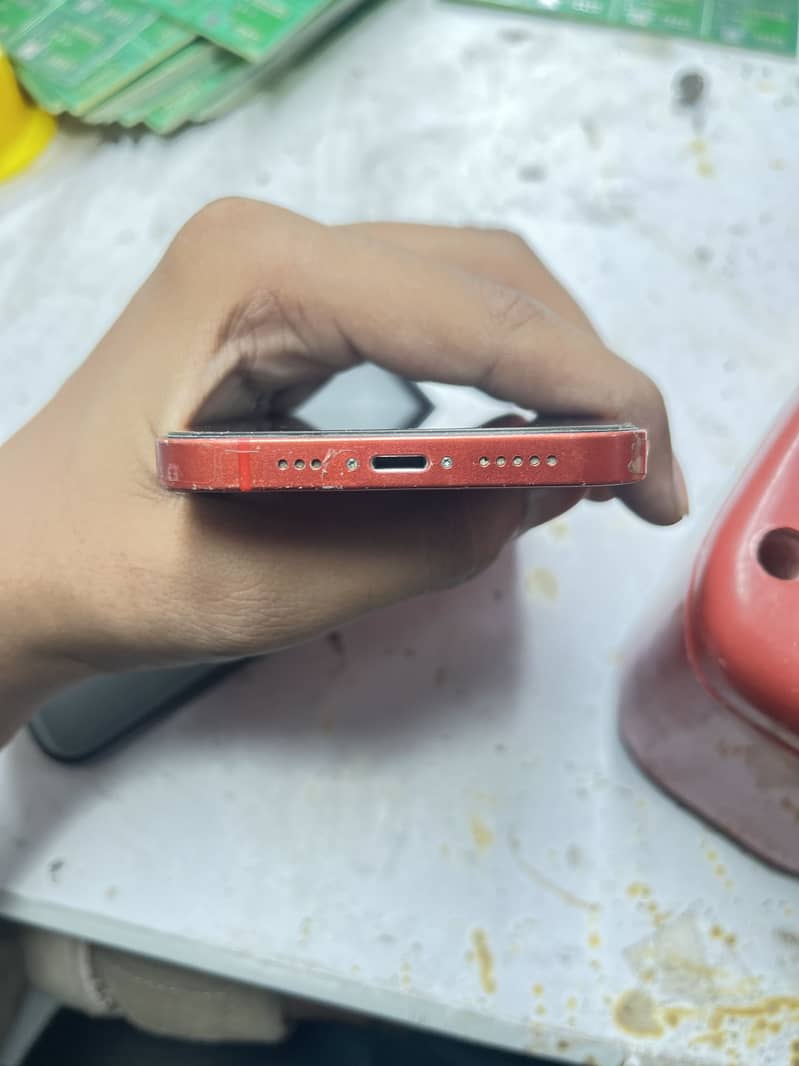 iPhone 12 0
