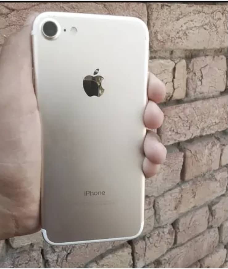 Apple iPhone 7 0